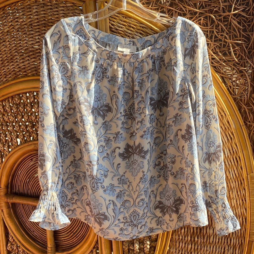 LOFT  Whimsical Vintage Print Blouse Long-sleeve Like New Beautiful - Picture 5 of 12